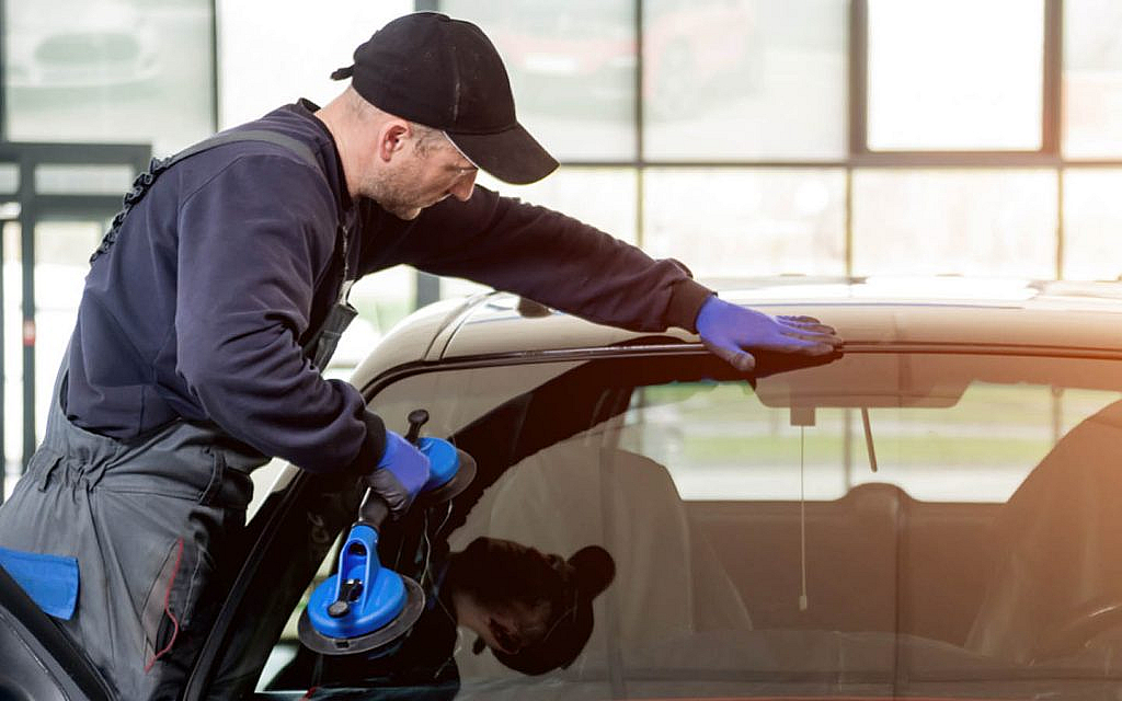 Types-of-Car-Windshield-Cracks-Body-D-220620211218-1024x640