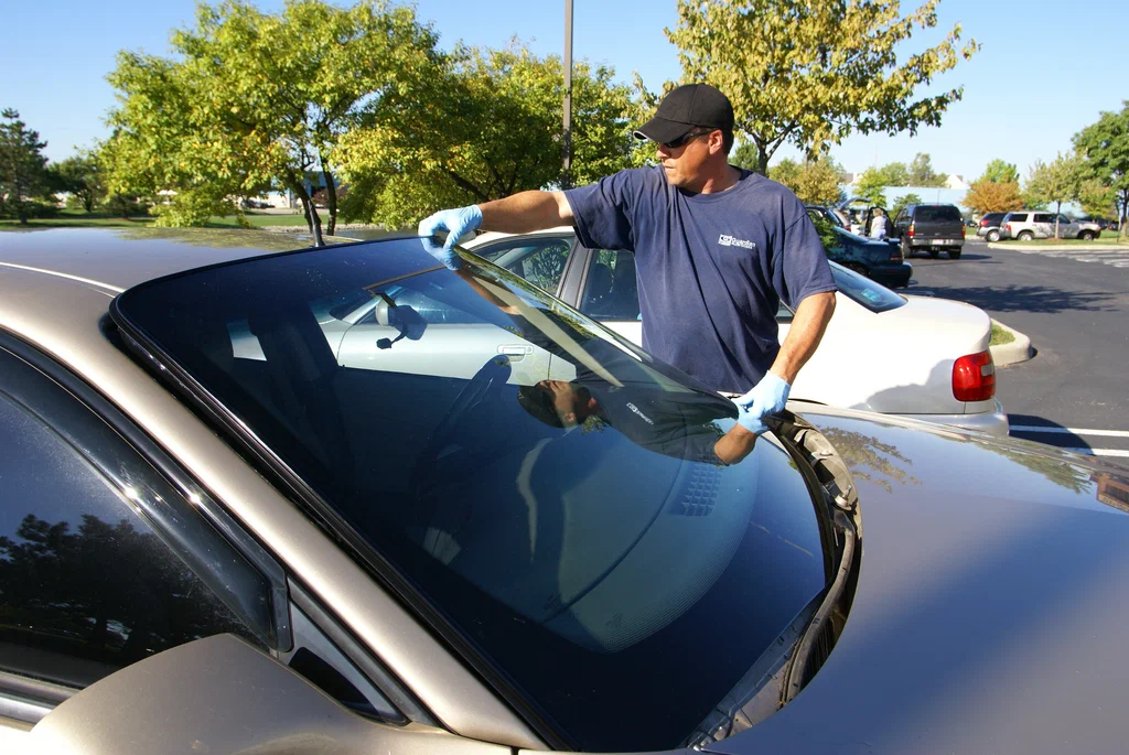 auto glass replacement
